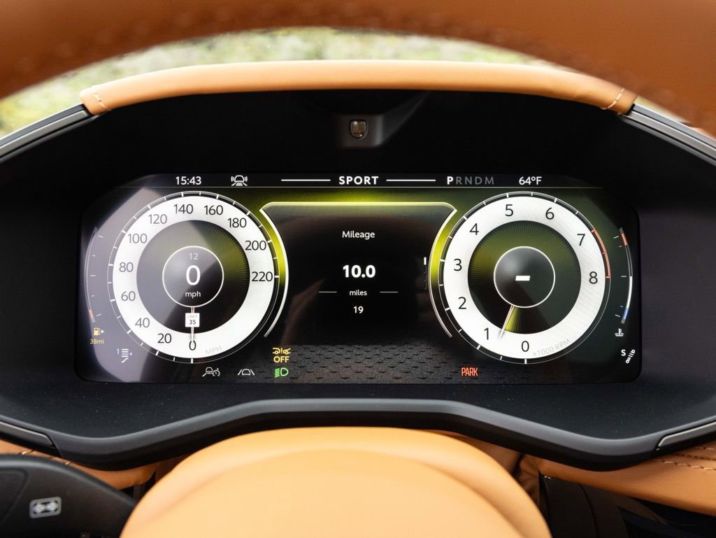 New 2026 Aston Martin DBX 707 image 23