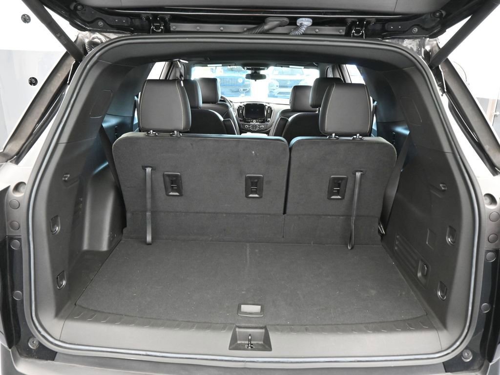 Used 2023 Chevrolet Traverse LT w/ Midnight/Sport Edition image 42
