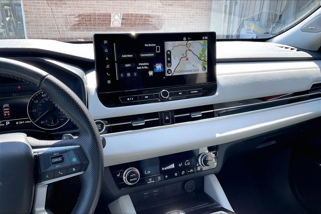 Used 2025 Mitsubishi Outlander SE image 6