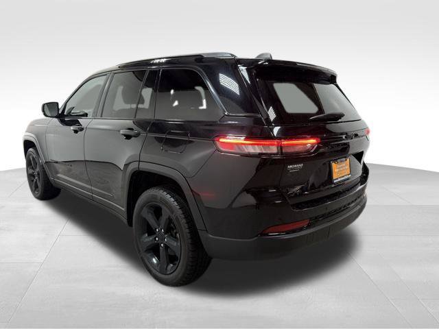 Certified 2023 Jeep Grand Cherokee Altitude AWD/4WD image 12