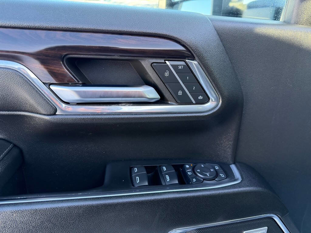 Used 2024 GMC Sierra 3500 SLT w/ SLT Premium Package image 13