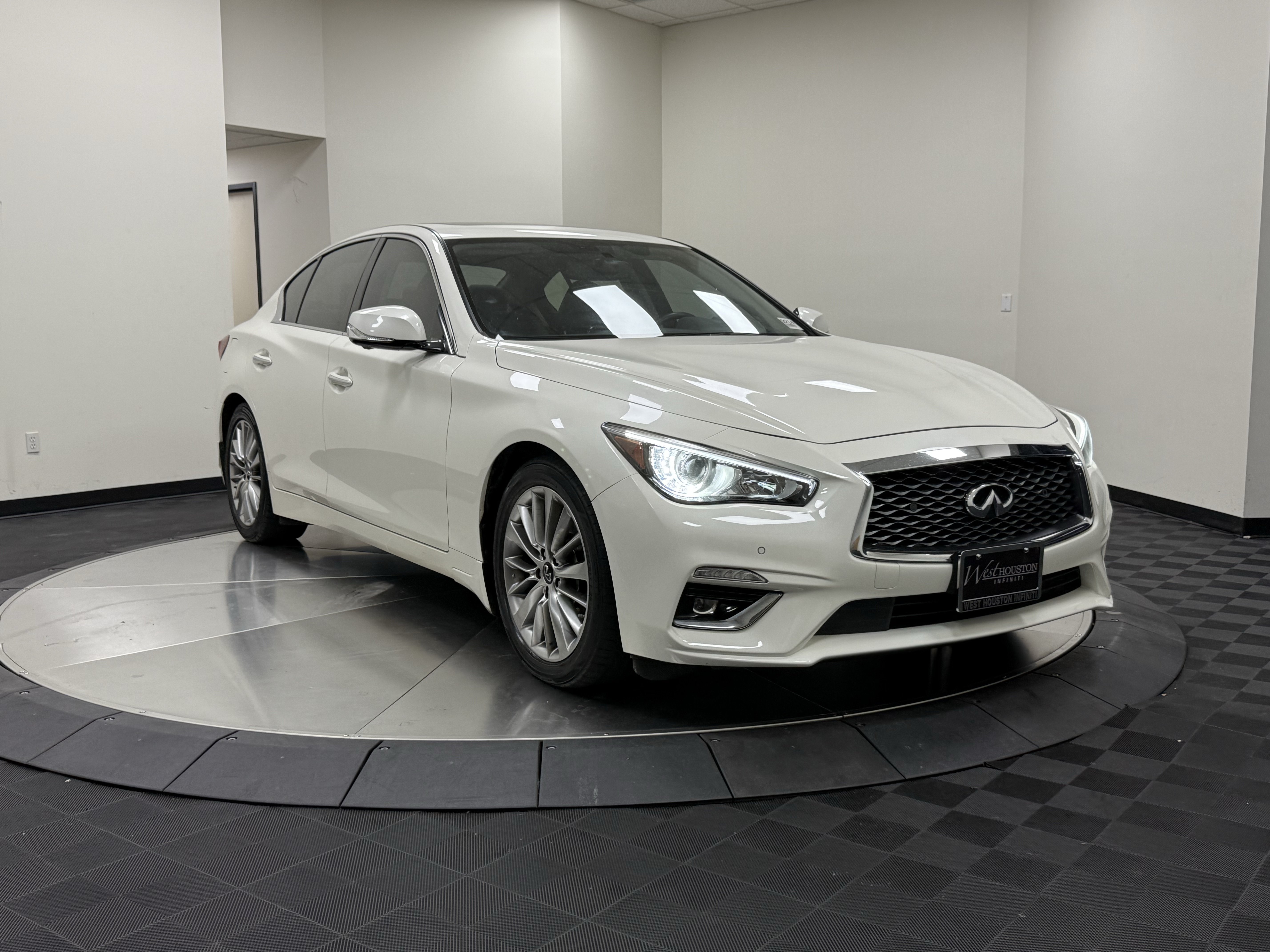 Certified 2023 INFINITI Q50 Luxe w/ Cargo Package RWD image 2