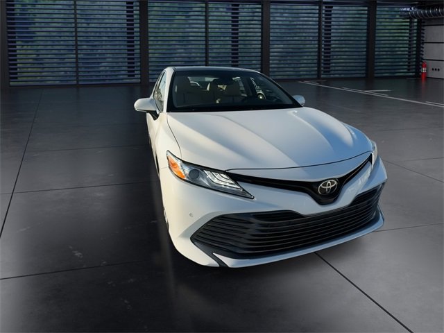 Used 2018 Toyota Camry XLE image 3
