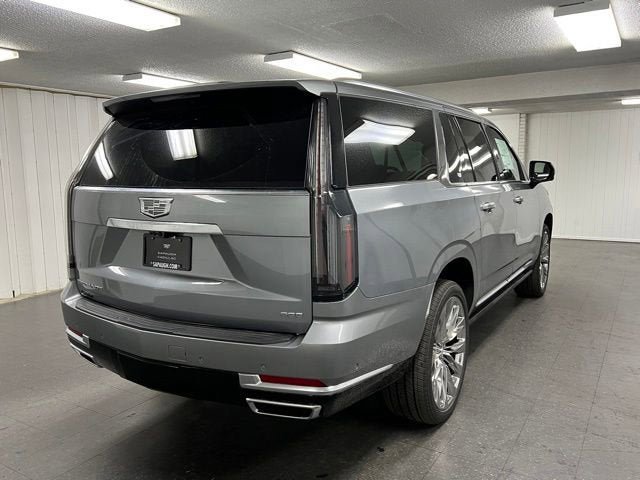 New 2026 Cadillac Escalade ESV Luxury w/ LPO, Radiant Package AWD/4WD image 4