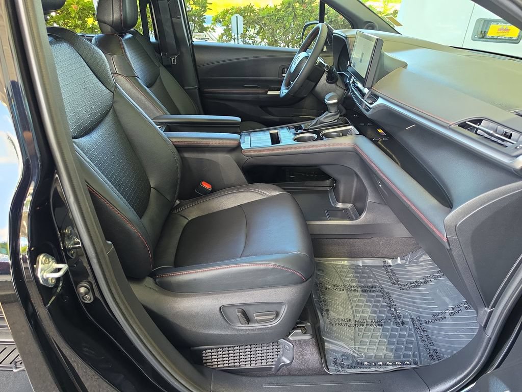 Used 2025 Toyota Sienna XSE AWD/4WD image 34