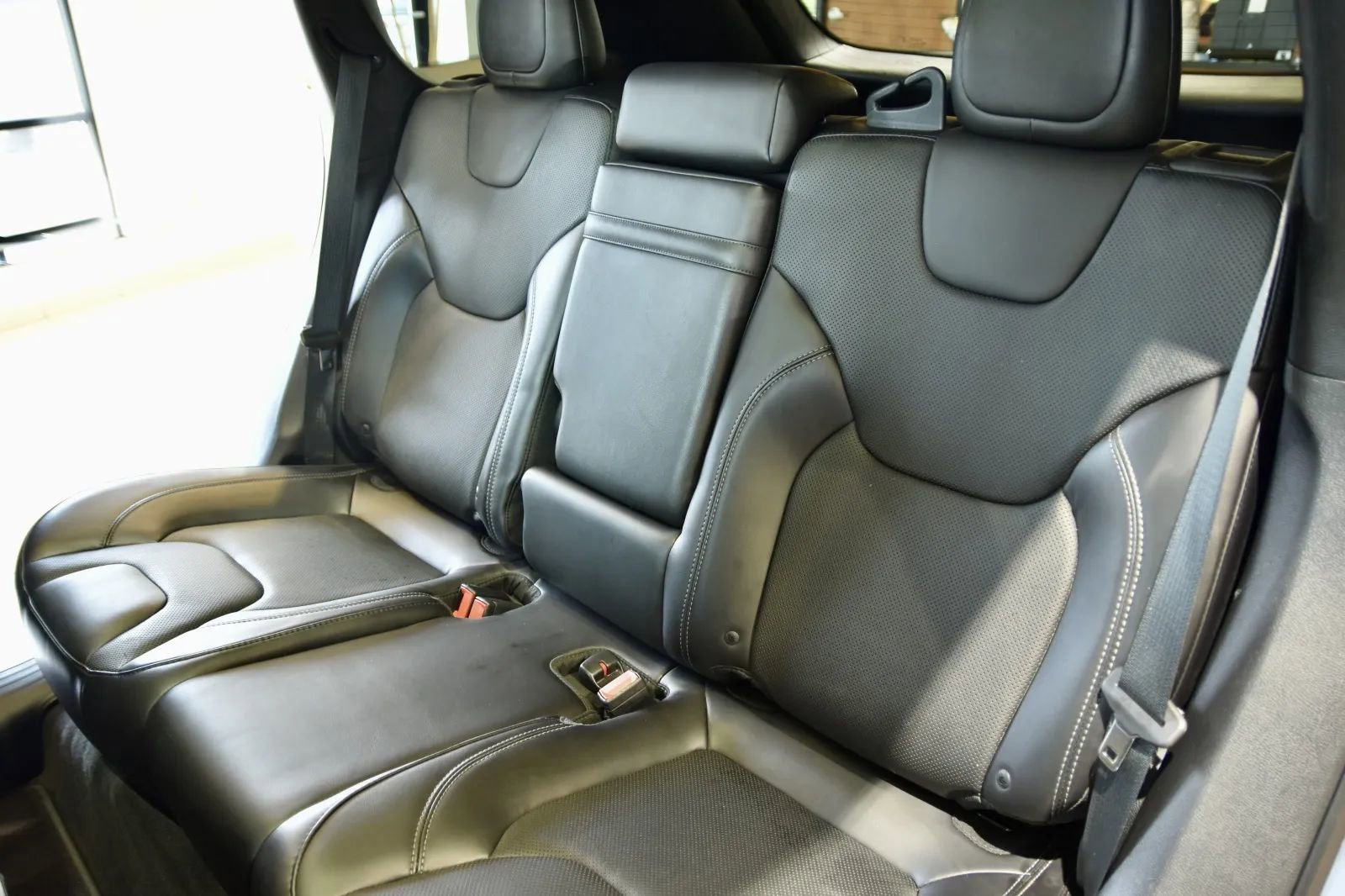 Used 2019 Jeep Cherokee Limited image 20