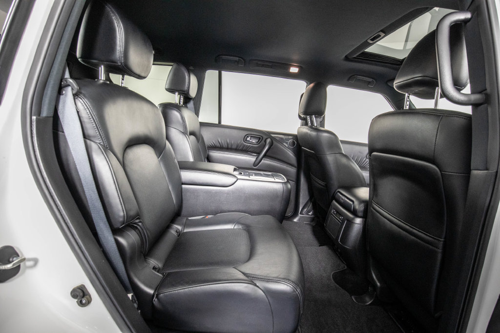 Used 2023 Nissan Armada SL w/ Midnight Edition Package RWD image 12
