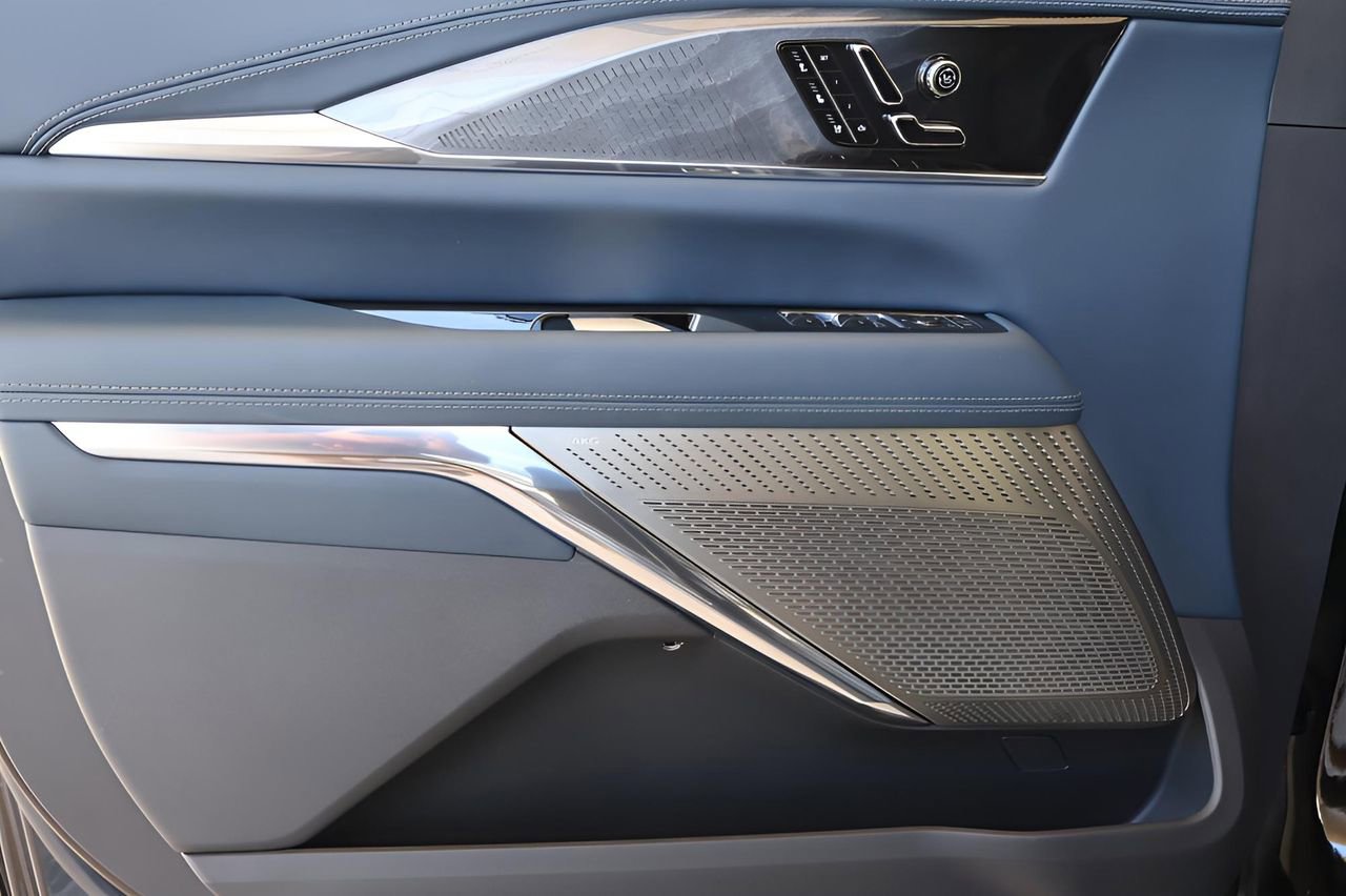 New 2025 Cadillac Escalade IQ Luxury 2 w/ LPO, Radiant Package AWD/4WD image 27