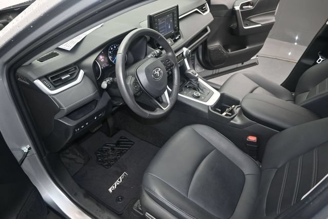 Used 2022 Toyota RAV4 XLE Premium AWD/4WD image 6