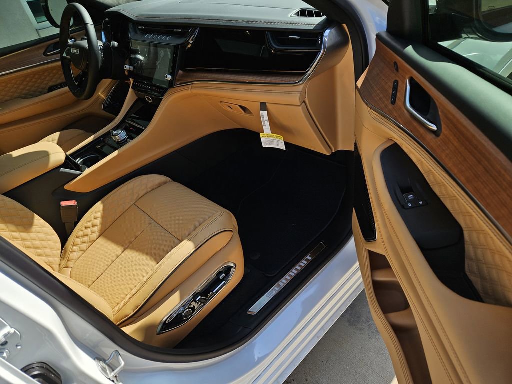 New 2026 Jeep Grand Cherokee Summit AWD/4WD image 7