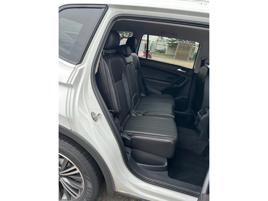 Used 2024 Volkswagen Tiguan Wolfsburg Edition image 22