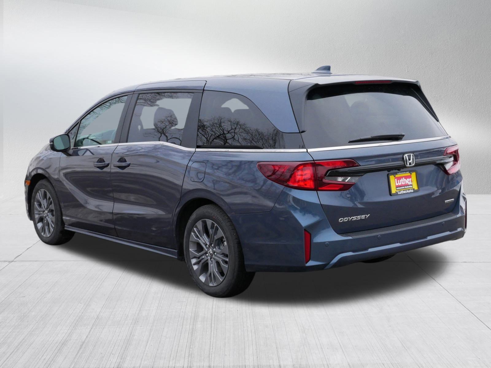 Certified 2026 Honda Odyssey Touring image 5