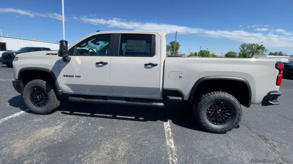 New 2026 Chevrolet Silverado 2500 ZR2 w/ LPO, Dark Essentials Package AWD/4WD image 7