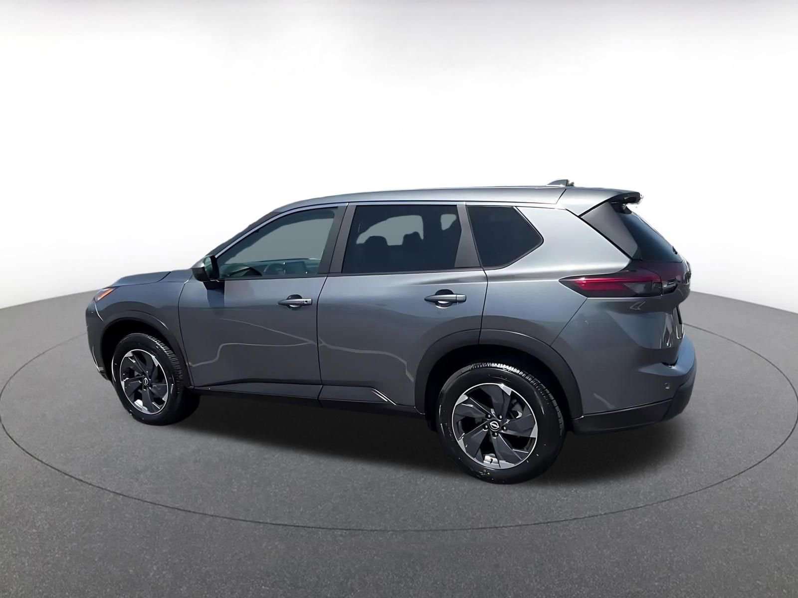 Used 2025 Nissan Rogue SV FWD image 10