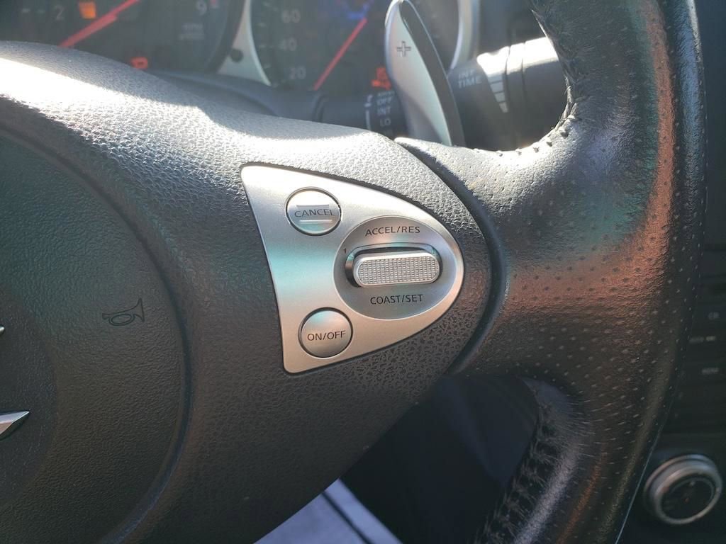 Used 2009 Nissan 370Z Coupe image 12