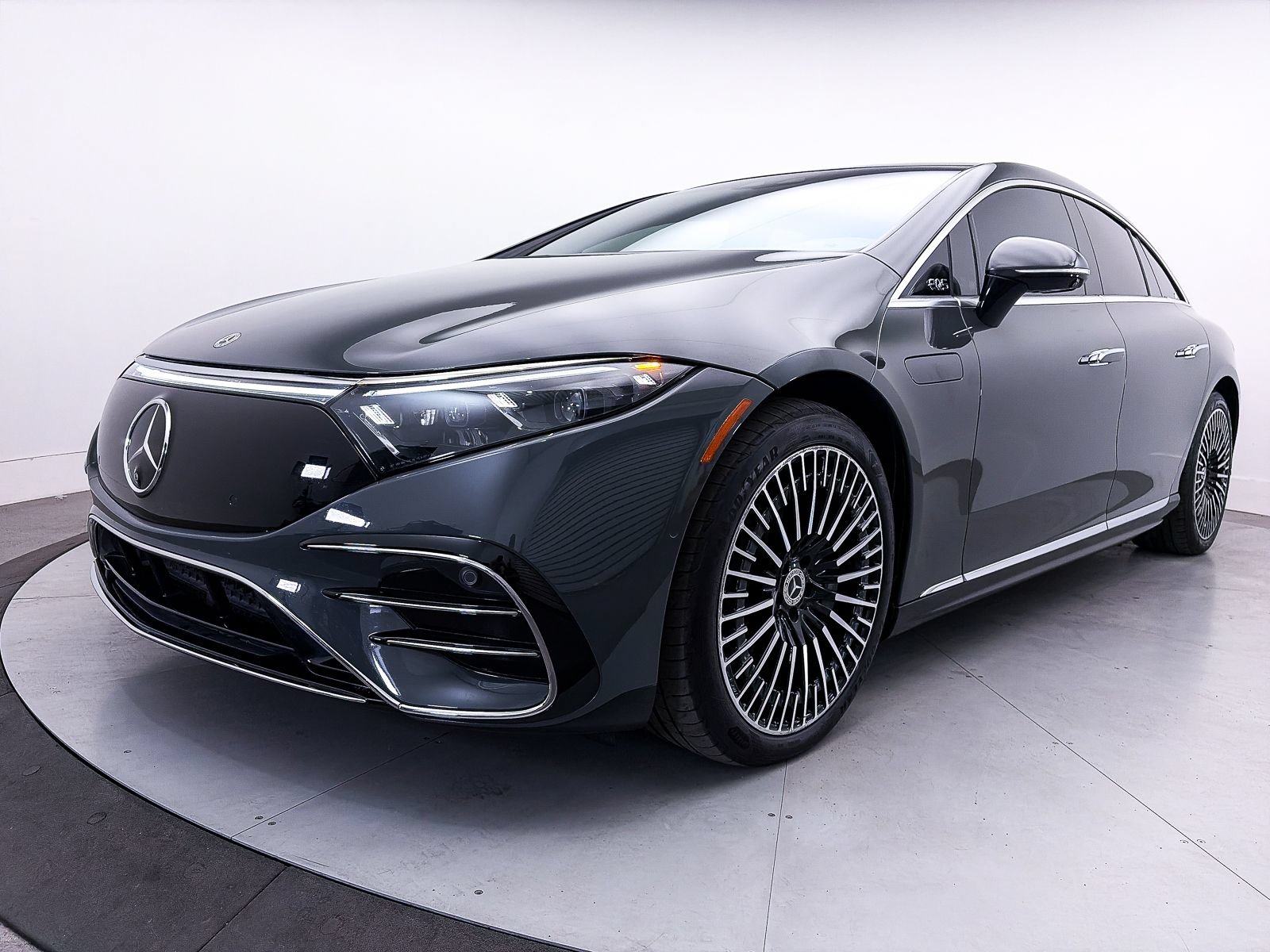 Used 2023 Mercedes-Benz EQS 580 4MATIC Sedan image 14