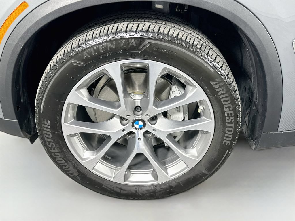 Certified 2024 BMW X5 xDrive40i w/ Premium Package AWD/4WD image 32