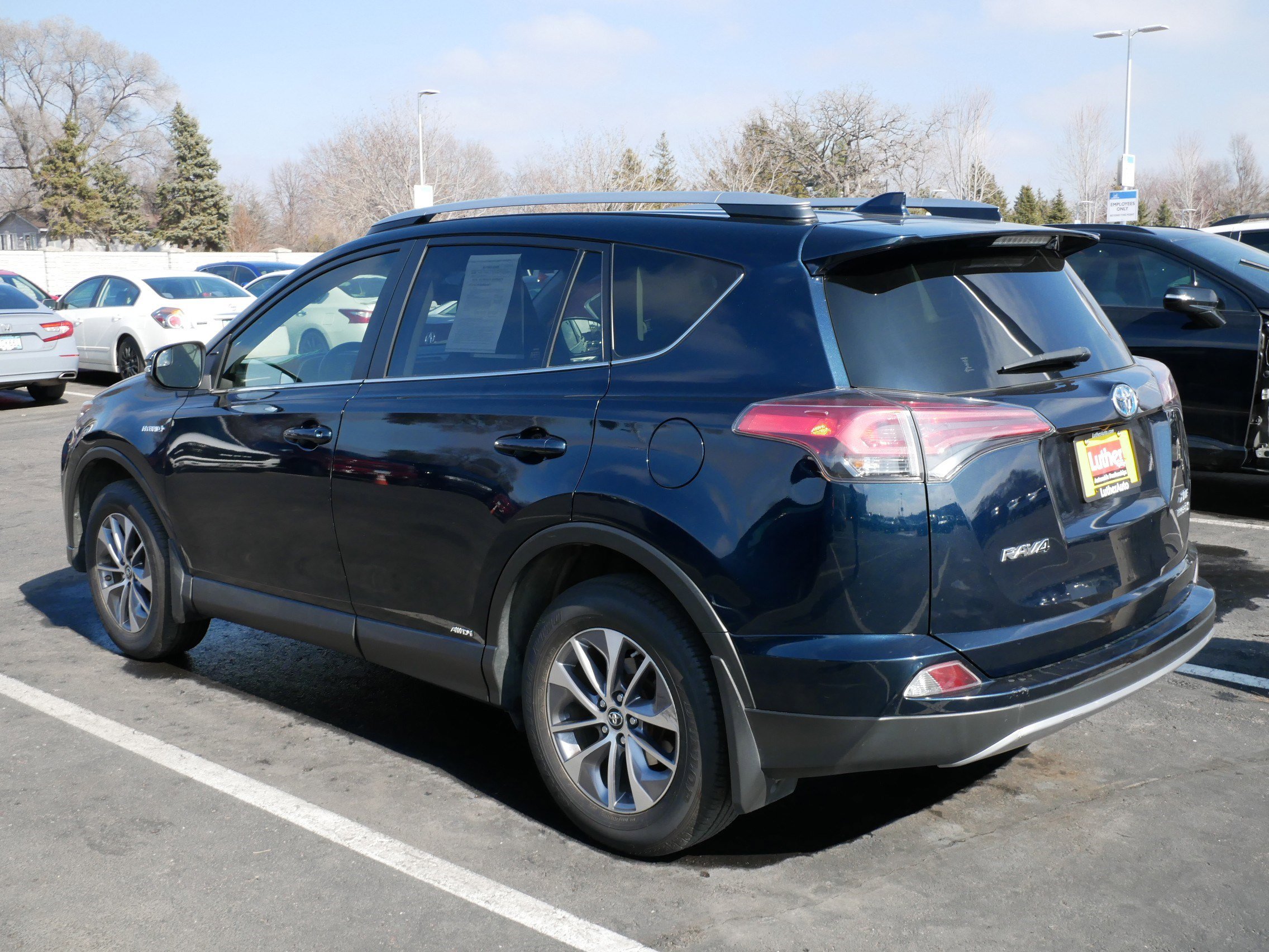 Used 2018 Toyota RAV4 XLE w/ Carpet Mat Package image 5