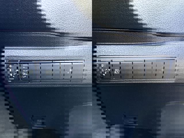 Certified 2025 Toyota Corolla LE image 21