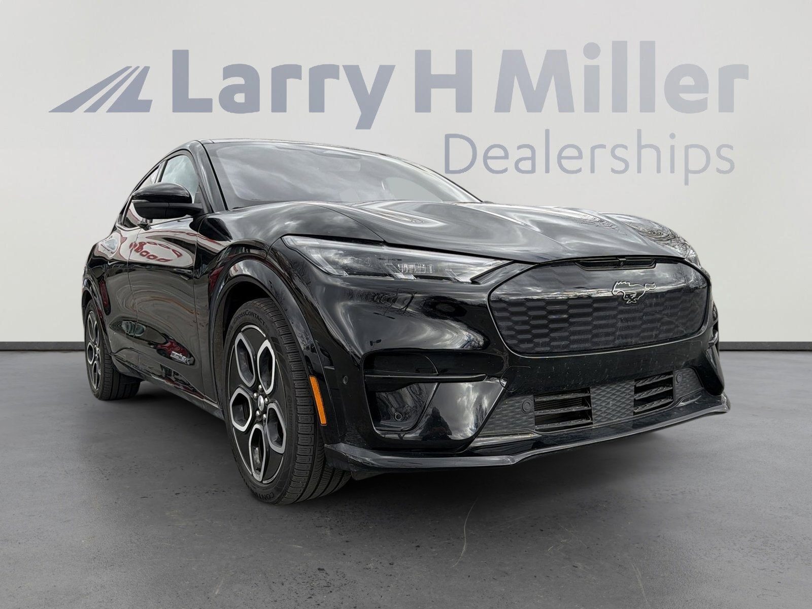 Used 2023 Ford Mustang Mach-E GT image 2