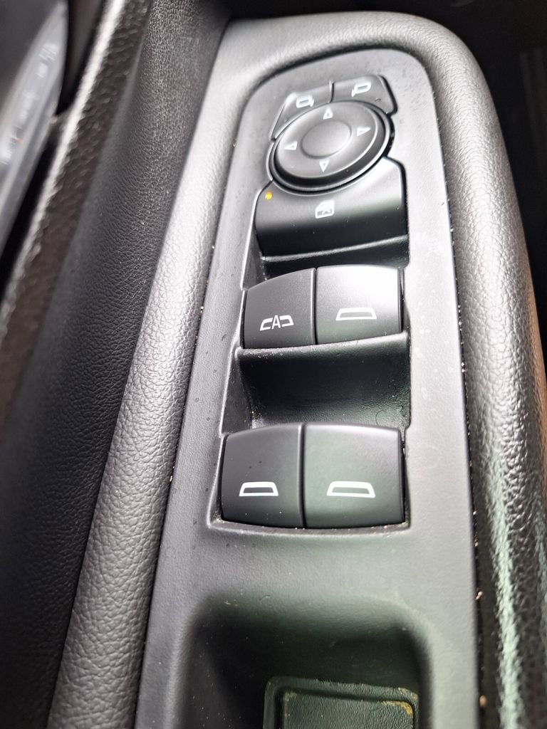 Used 2024 GMC Terrain SLE FWD image 21