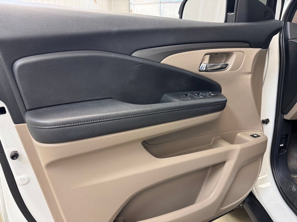 Used 2021 Honda Pilot EX image 8