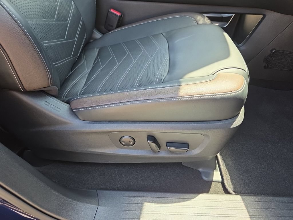 Certified 2024 Nissan Pathfinder Platinum w/ Cargo Package FWD image 39