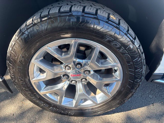 Used 2017 GMC Yukon SLT w/ Open Road Package AWD/4WD image 40