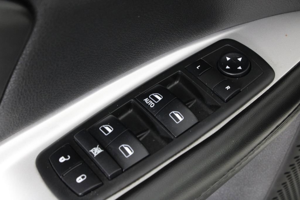 Used 2018 Dodge Journey SE w/ Blacktop Package image 19