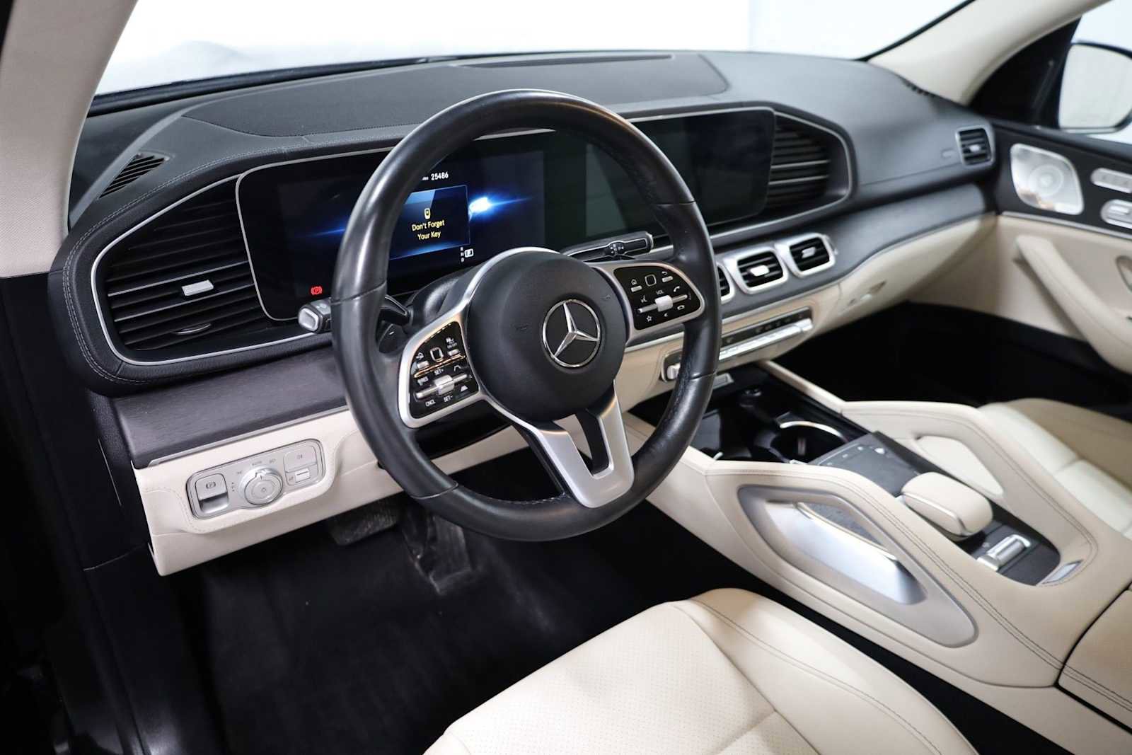 Used 2022 Mercedes-Benz GLS 450 4MATIC image 4