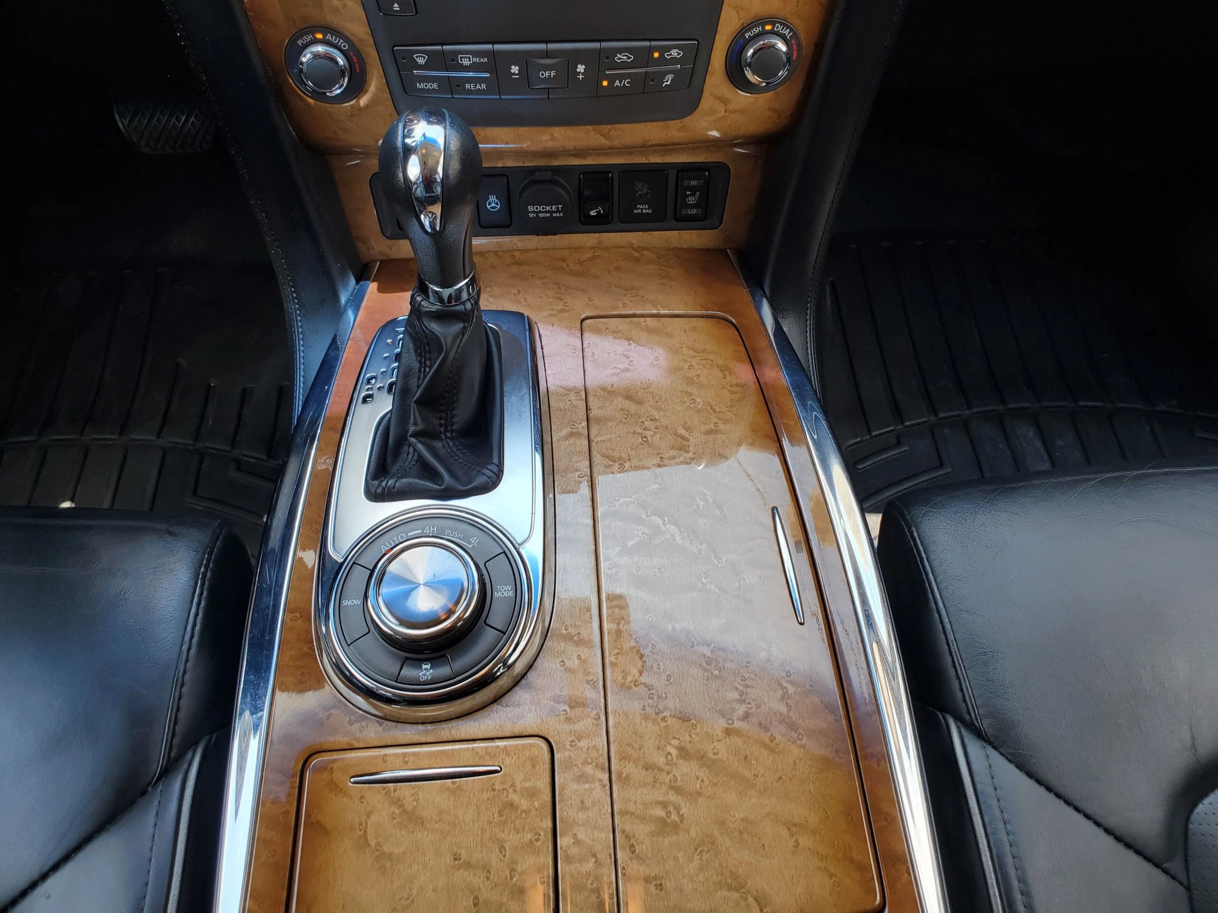 Used 2014 INFINITI QX80 4WD w/ Theater Package image 47