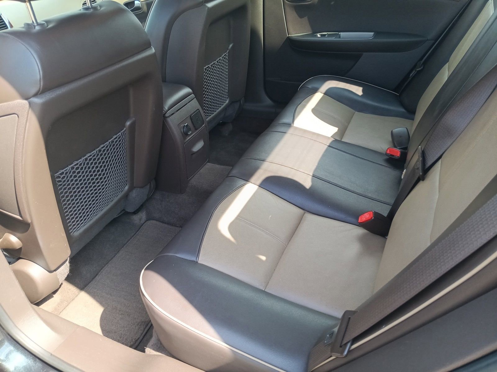 Used 2009 Chevrolet Malibu LTZ w/ HFV6 Engine Package image 26