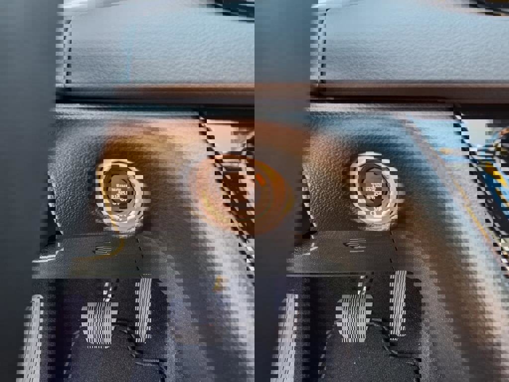 New 2025 Chrysler Voyager LX image 18