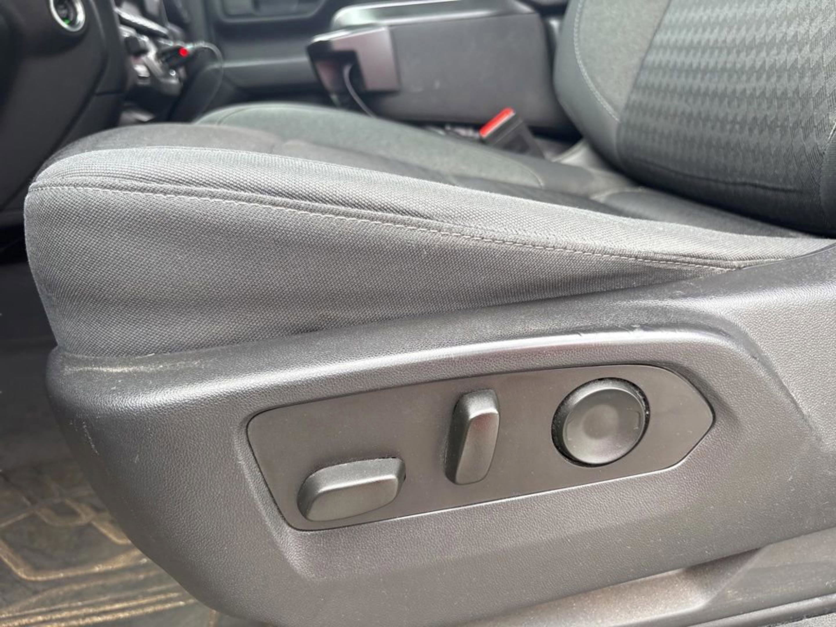 Used 2023 Chevrolet Silverado 1500 Custom w/ LPO, Dark Essentials Package AWD/4WD image 28