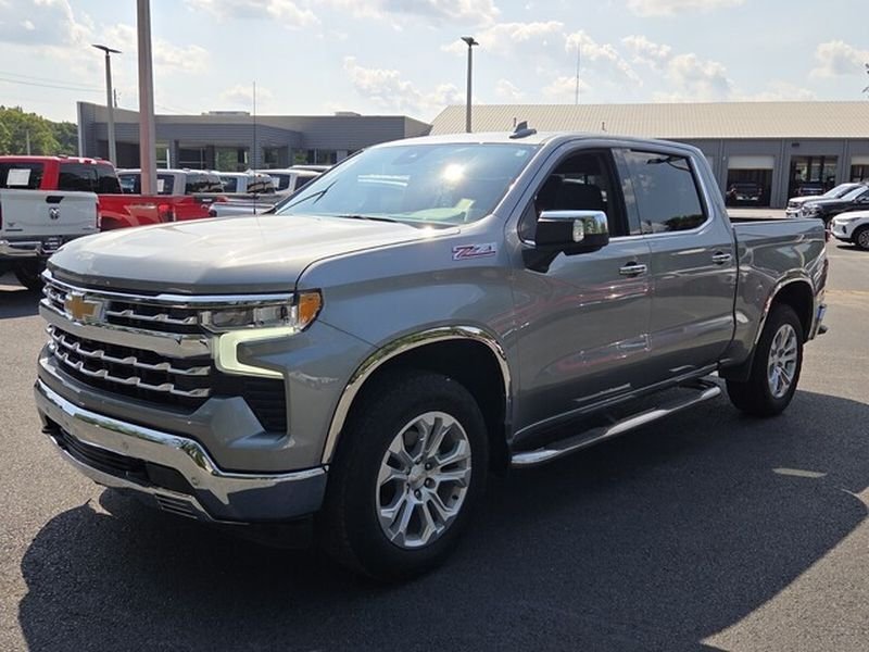 Used 2024 Chevrolet Silverado 1500 LTZ w/ LTZ Convenience Package II AWD/4WD image 3