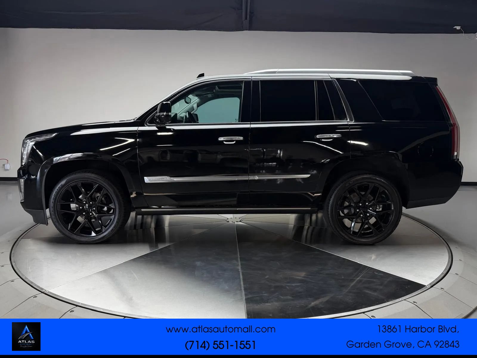 Used 2016 Cadillac Escalade Premium AWD/4WD image 4
