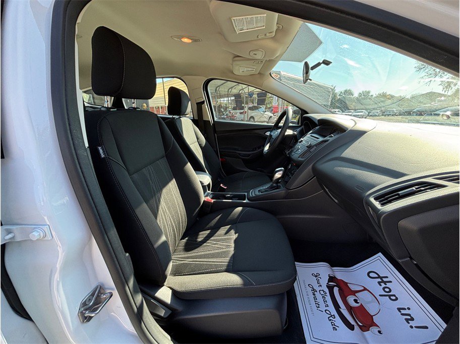 Used 2016 Ford Focus SE image 30
