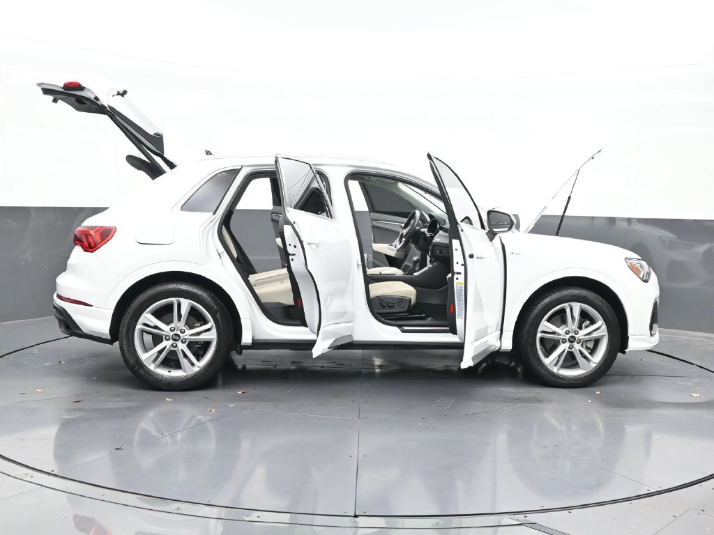 Used 2023 Audi Q3 2.0T Premium AWD/4WD image 32