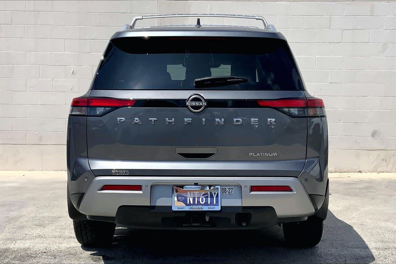 Used 2022 Nissan Pathfinder Platinum w/ Cargo Package FWD image 5