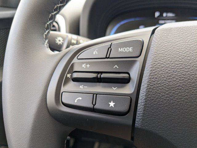 New 2025 Hyundai Venue SEL image 18