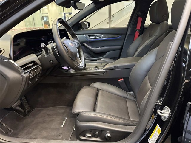 Used 2025 Cadillac CT5 V w/ LPO, ONYX Package image 15