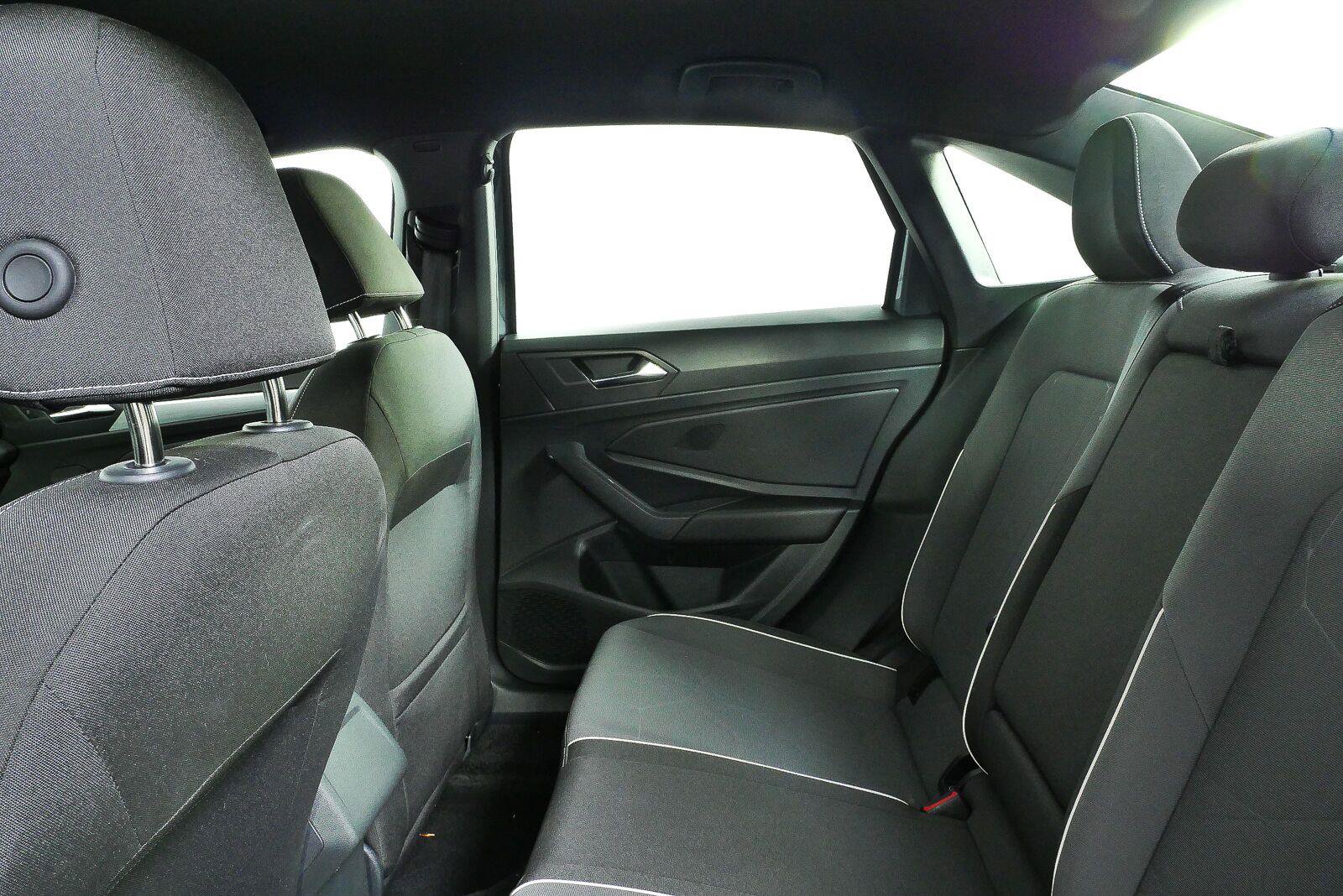 Certified 2025 Volkswagen Jetta Sport FWD image 38