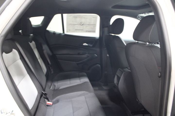 New 2026 Chevrolet Trax RS w/ Sunroof Package image 28