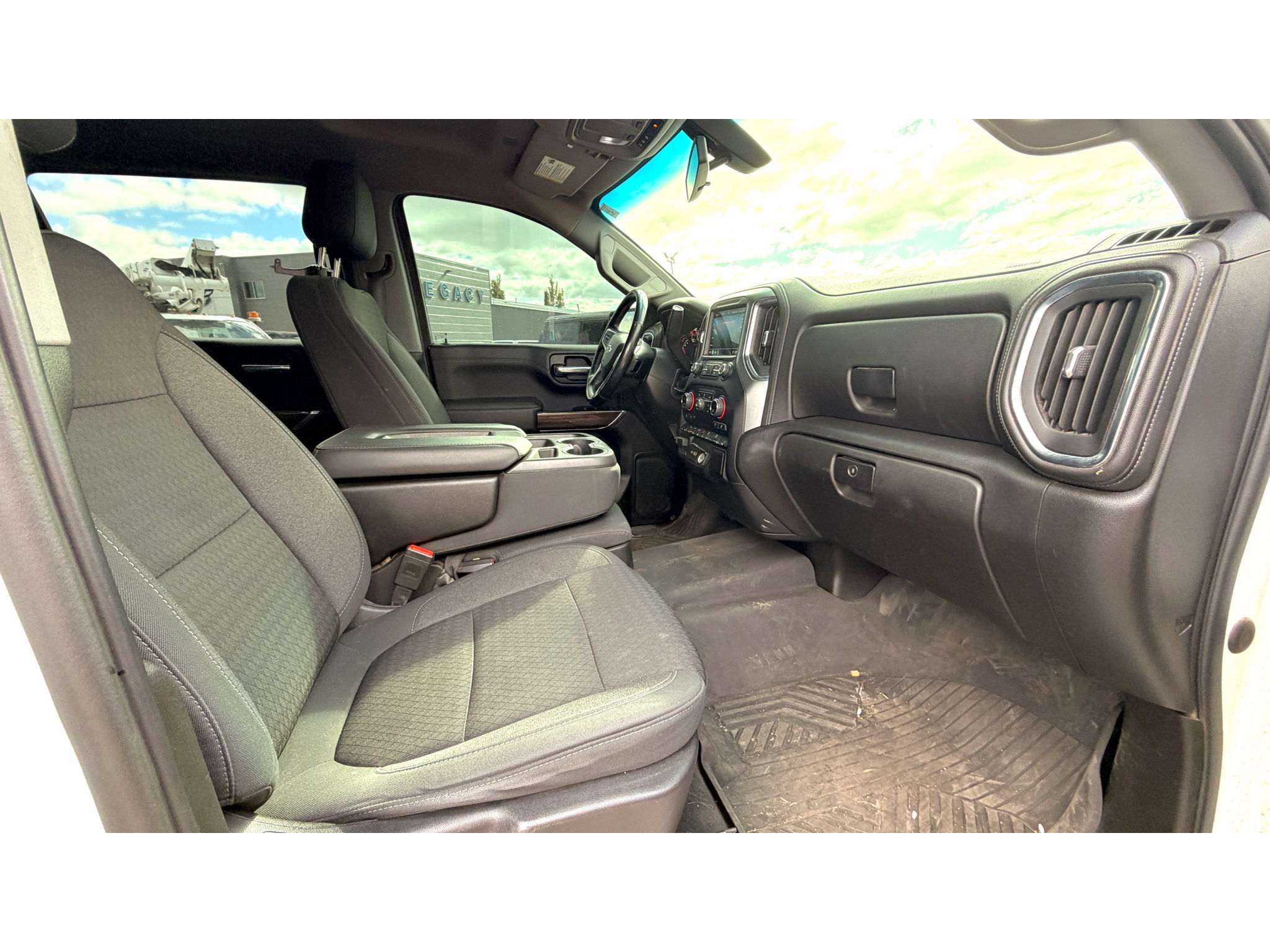 Used 2020 Chevrolet Silverado 1500 RST w/ True North Edition AWD/4WD image 10