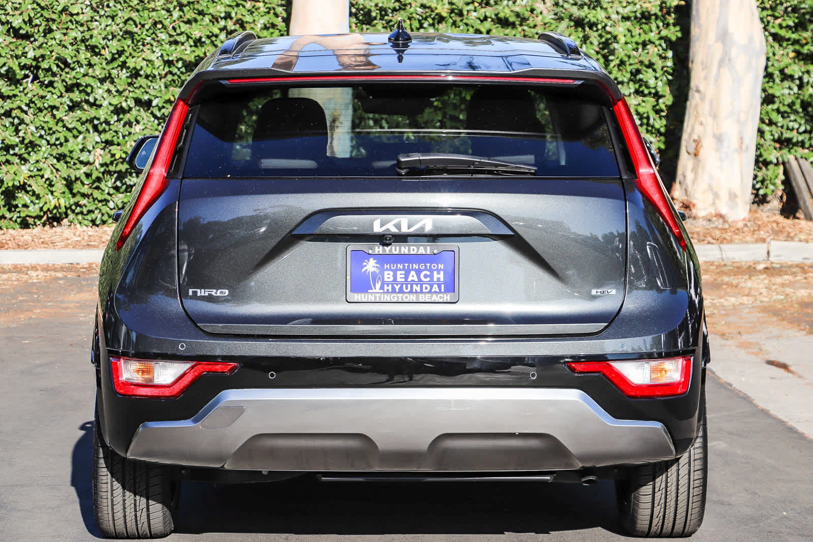 Used 2023 Kia Niro EX Touring FWD image 7