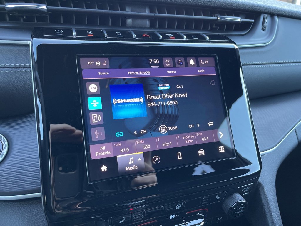 New 2025 Jeep Grand Cherokee L Altitude image 8