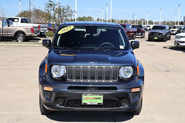 Used 2023 Jeep Renegade Latitude image 2