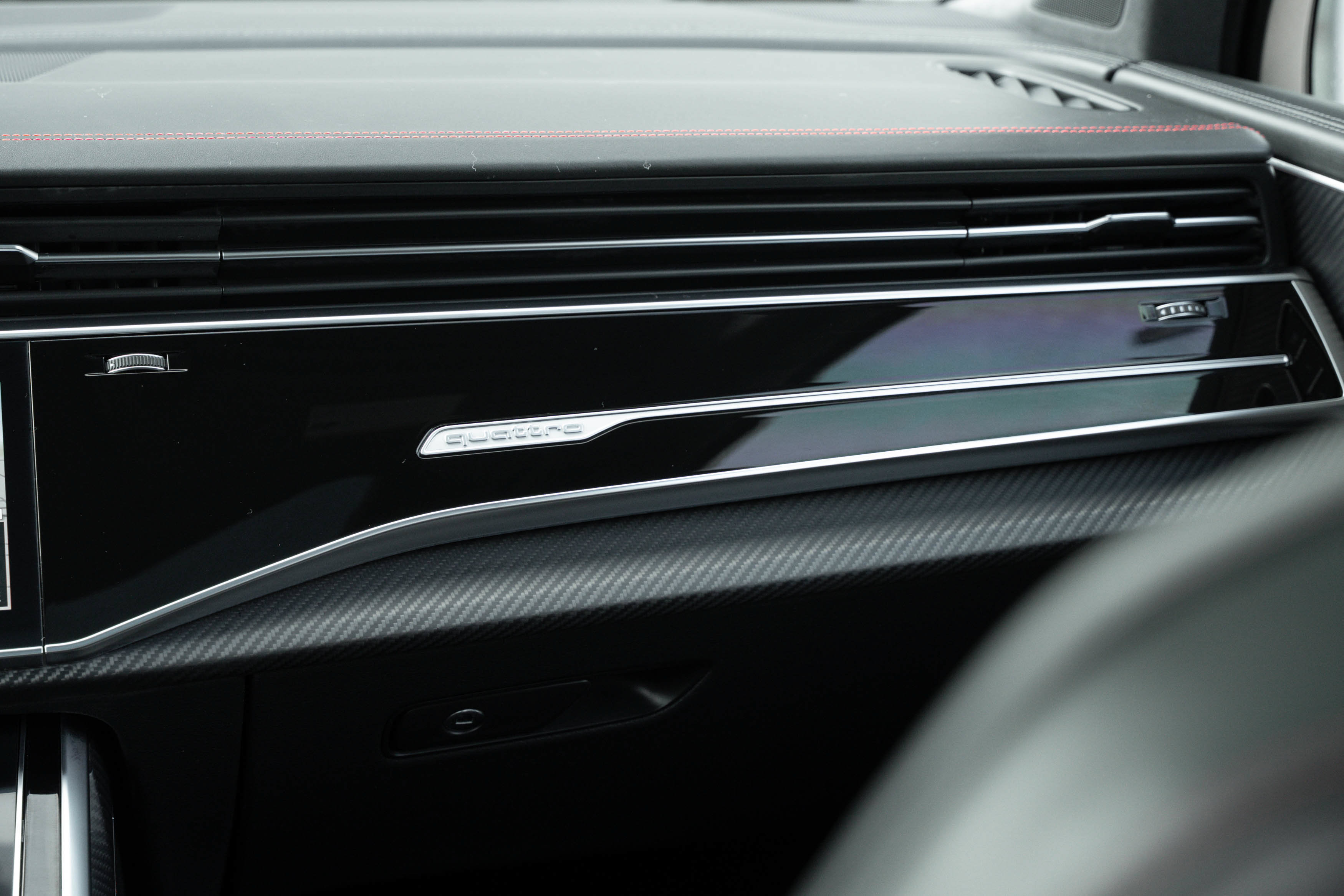 Certified 2025 Audi SQ7 Prestige AWD/4WD image 16