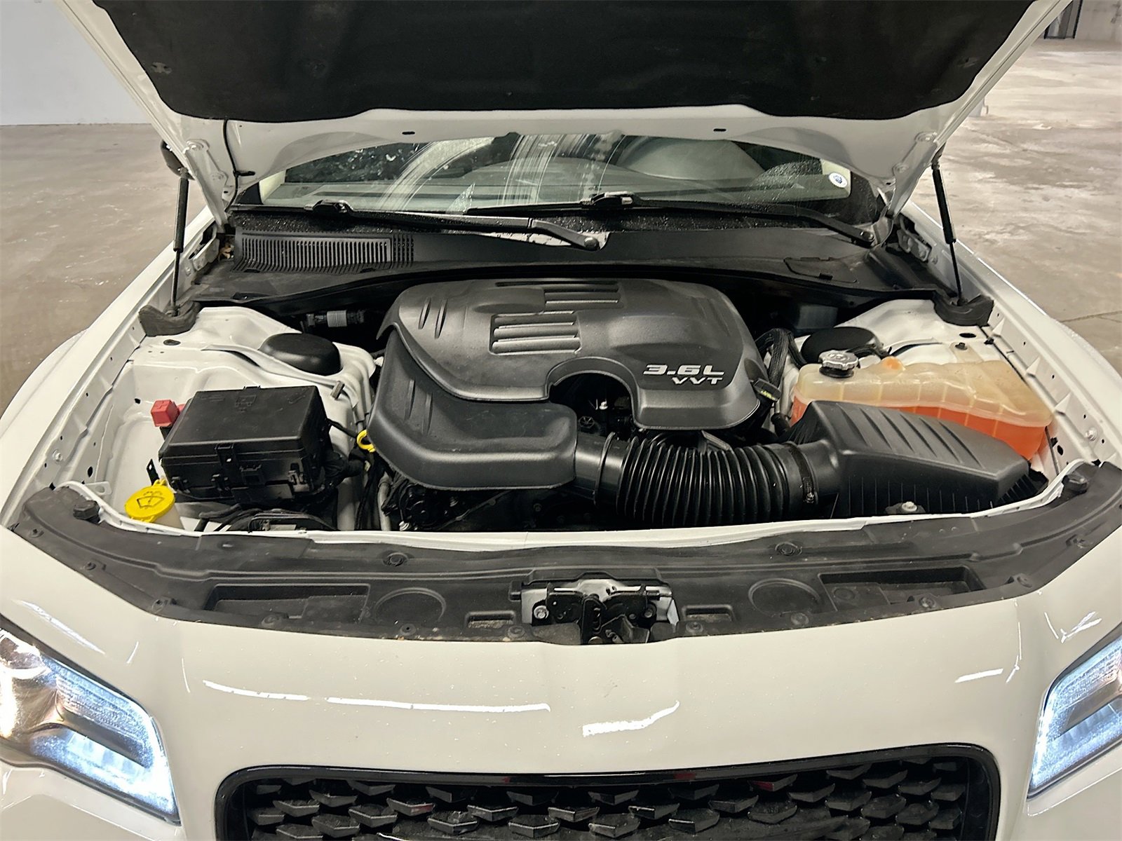 Used 2022 Chrysler 300 Touring w/ Sport Appearance Package image 29