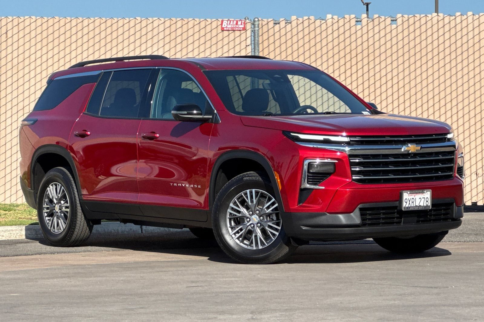 Certified 2026 Chevrolet Traverse LT w/ Driver Confidence Package FWD video 2